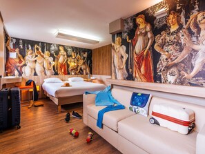 In-room safe, desk, laptop workspace, blackout curtains - ibis Styles Lille Marcq en Baroeul (Marcq-en-Baroeul)