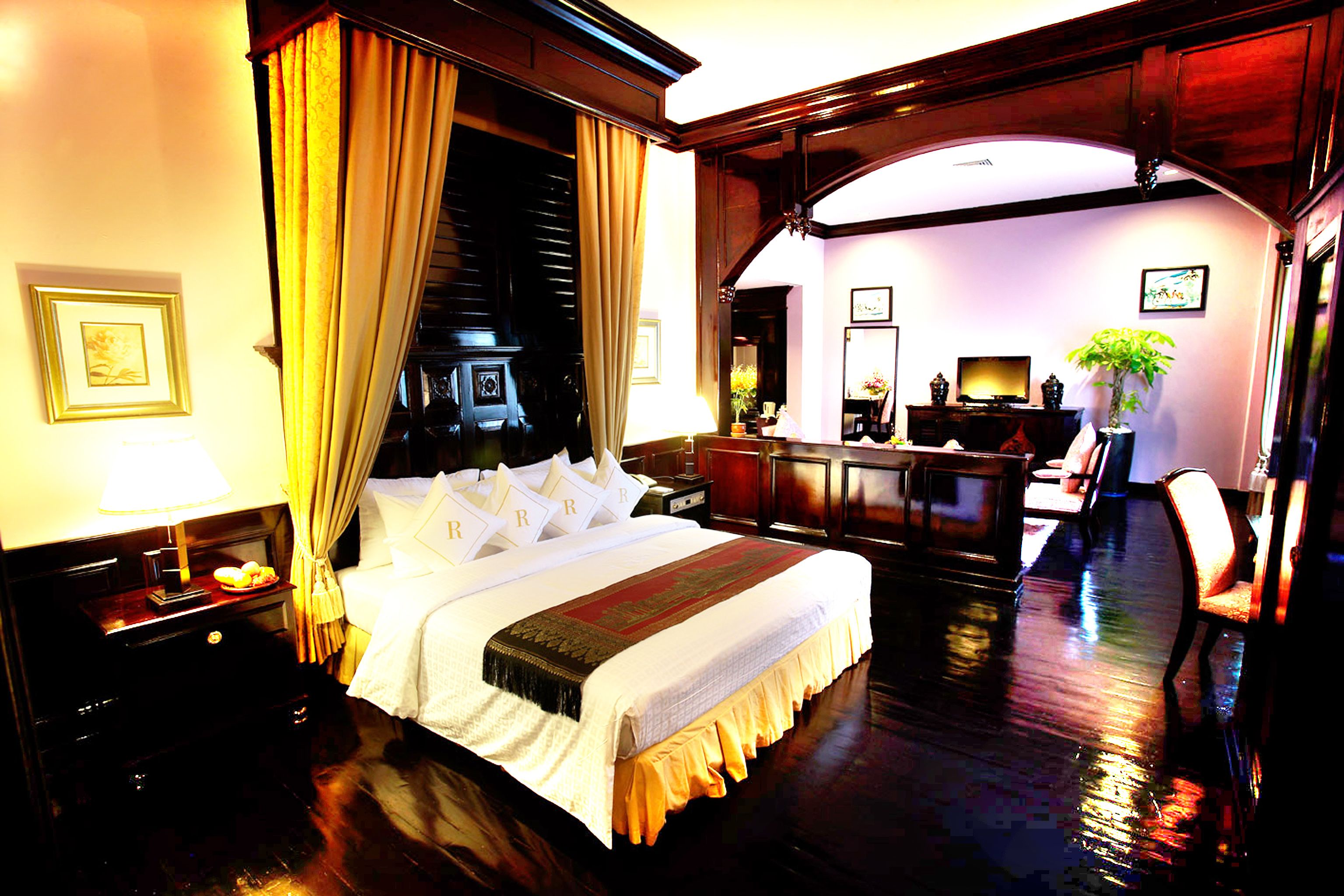 Suite, vista piscina | Minibar (con alcuni snack e alcune bevande gratis)