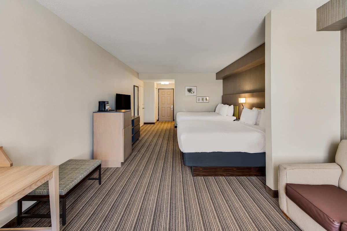 Studio Suite, Multiple Beds, Non Smoking | 1 bedroom, hypo-allergenic bedding, desk, blackout drapes