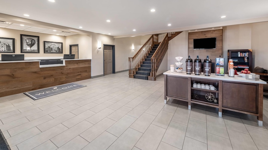 Country Inn & Suites by Radisson, Findlay, OH