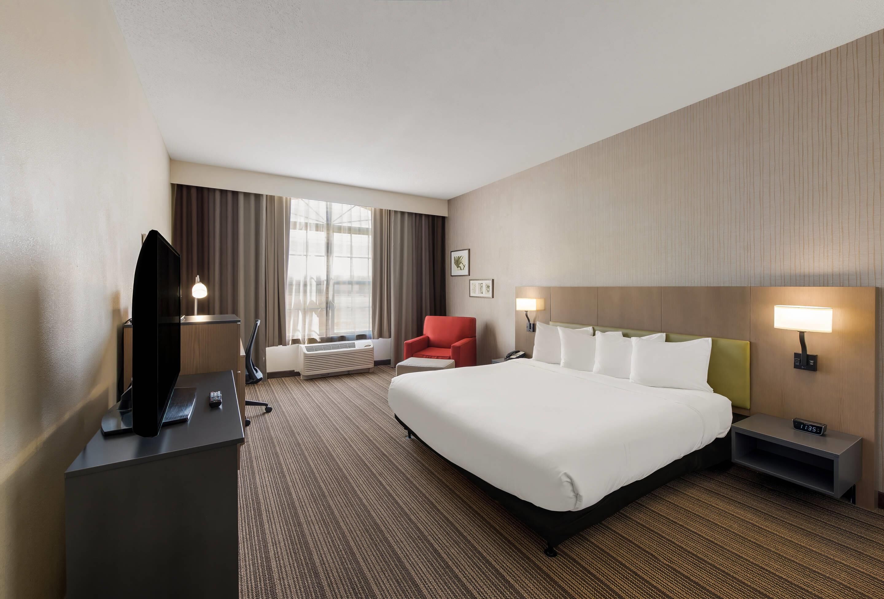 Rom, 1 kingsize-seng, ikke-røyk (Rollin Shower) | Allergitestet sengetøy, skrivebord, blendingsgardiner og lydisolert