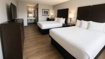 Habitación estándar doble, 2 camas de matrimonio, fumadores | Escritorio, cortinas opacas, tabla de planchar con plancha y wifi gratis