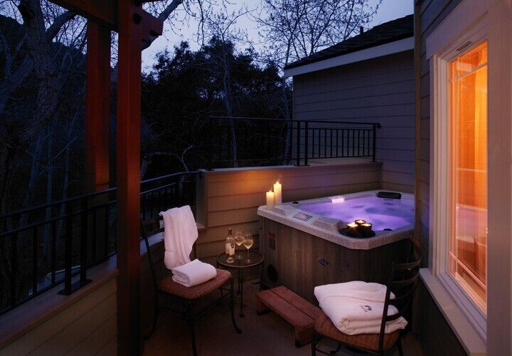 ملاءات من القطن المصري وأغطية فراش متميزة وألحفة محشوة بالريش