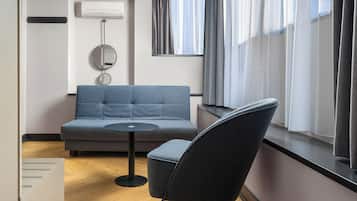 Ropa de cama de alta calidad, colchones Tempur-Pedic y minibar