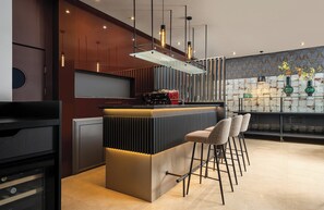 Bar (on property) - Leonardo Hotel Bucharest City Center (Bucharest)