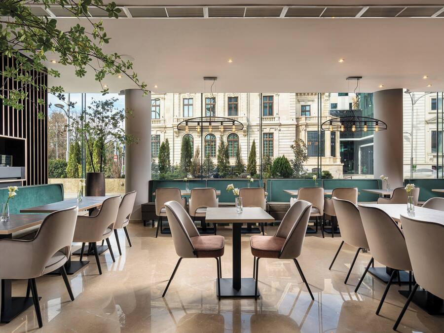 Se sirven desayunos, almuerzos, cenas y cocina local