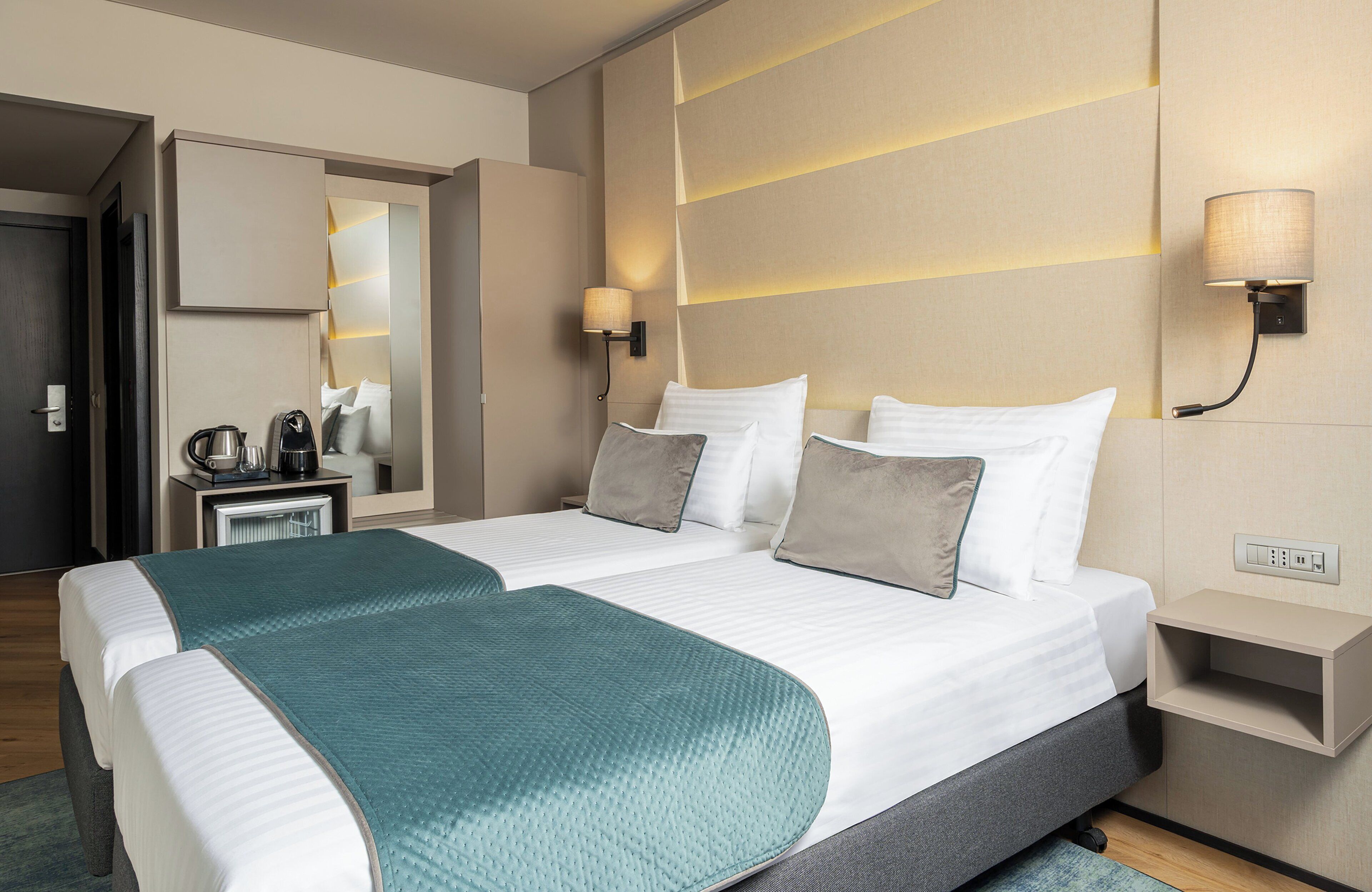 Comfort Room, 2 Twin Beds | Premium bedding, Tempur-Pedic beds, minibar, in-room safe