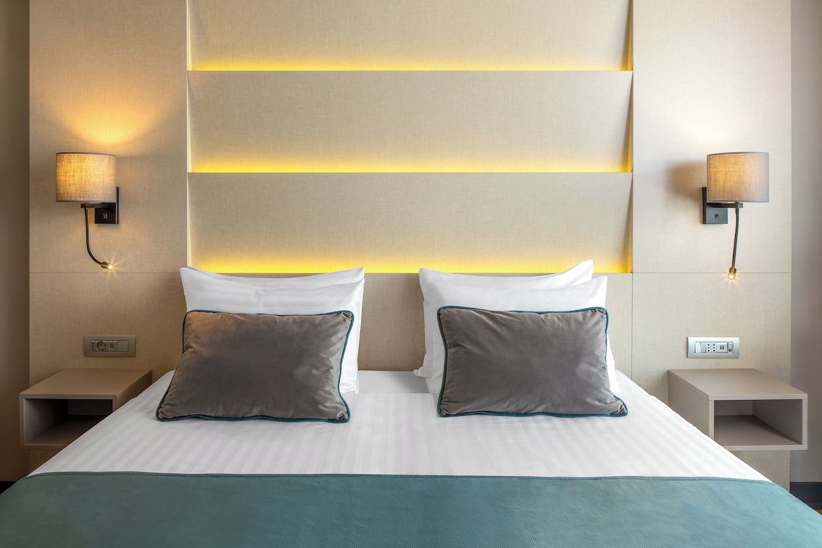 Chambre Confort, 1 lit double | Literie de qualité, lit avec matelas Tempur-Pedic, minibar