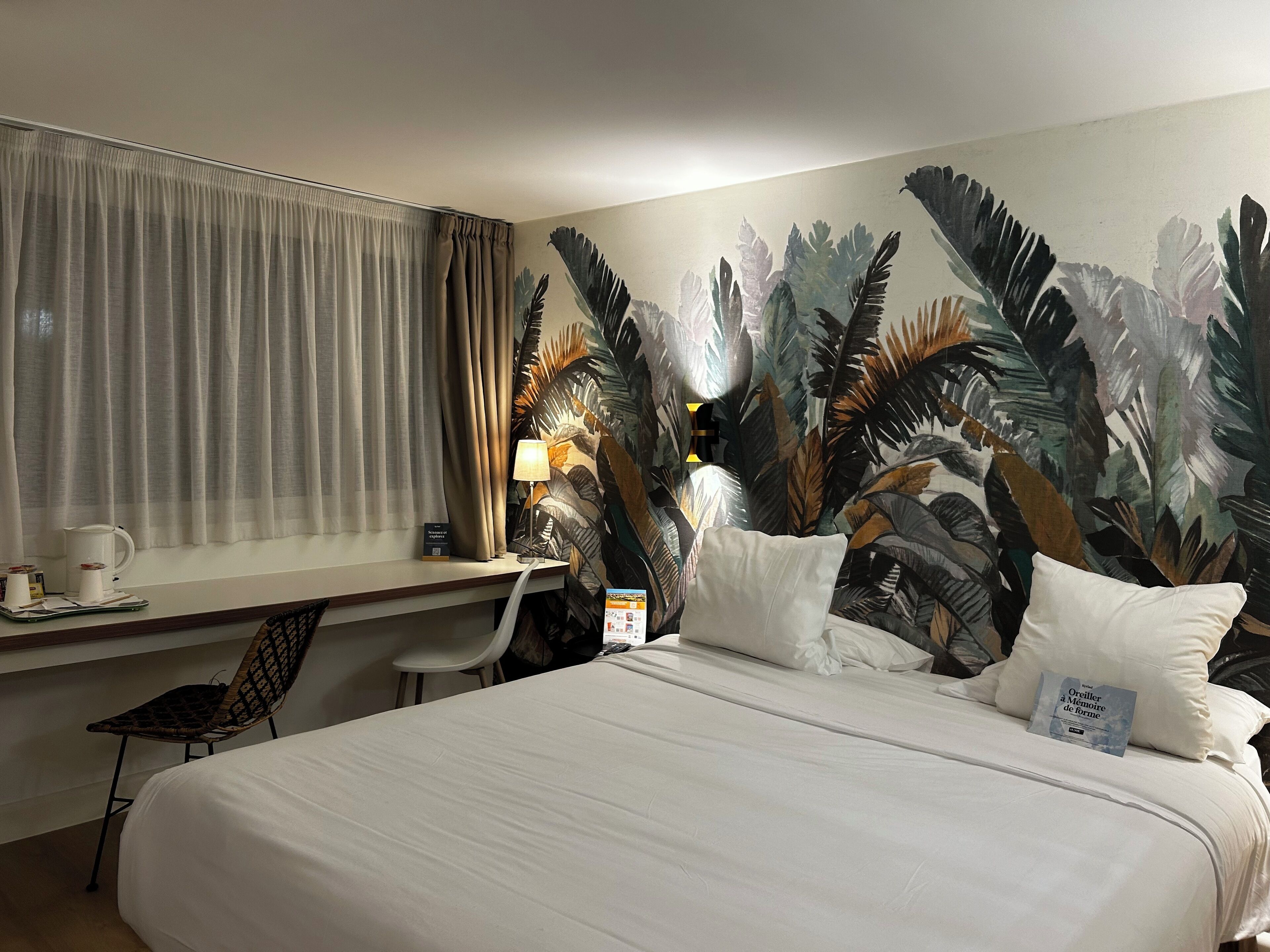 Standard Room, 1 Double Bed | Premium bedding, in-room safe, desk, laptop workspace