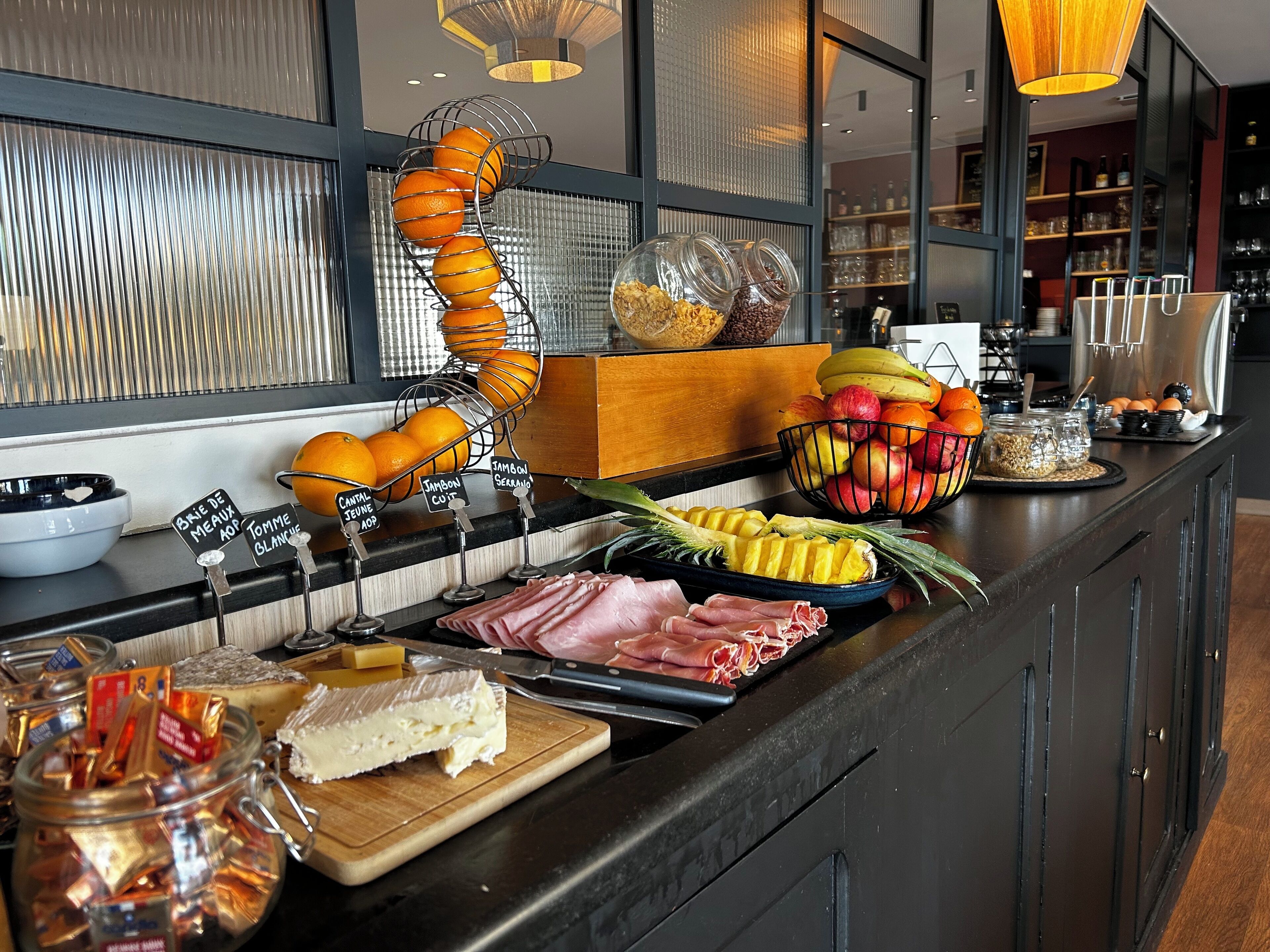 Daily buffet breakfast (EUR 14.00 per person)