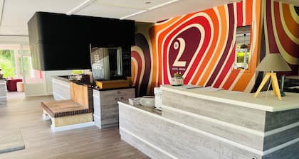 Le 2 by HOTEL AKENA LA FERTE BERNARD
