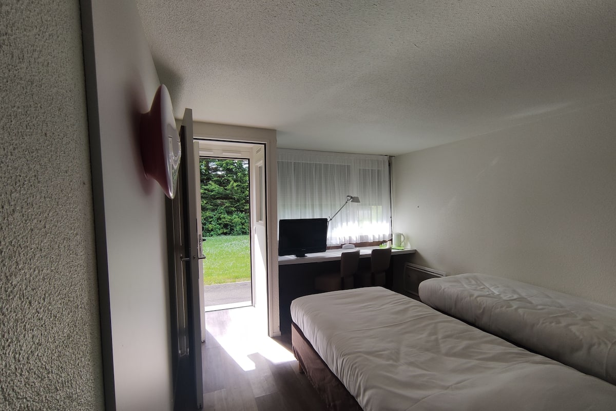 Standard Room, 2 Twin Beds | Desk, blackout drapes, soundproofing, iron/ironing board