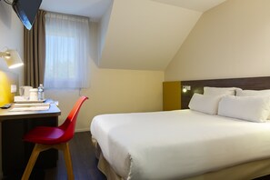 Standaard kamer, 1 queensize bed, niet-roken | Een bureau, gratis wifi, beddengoed