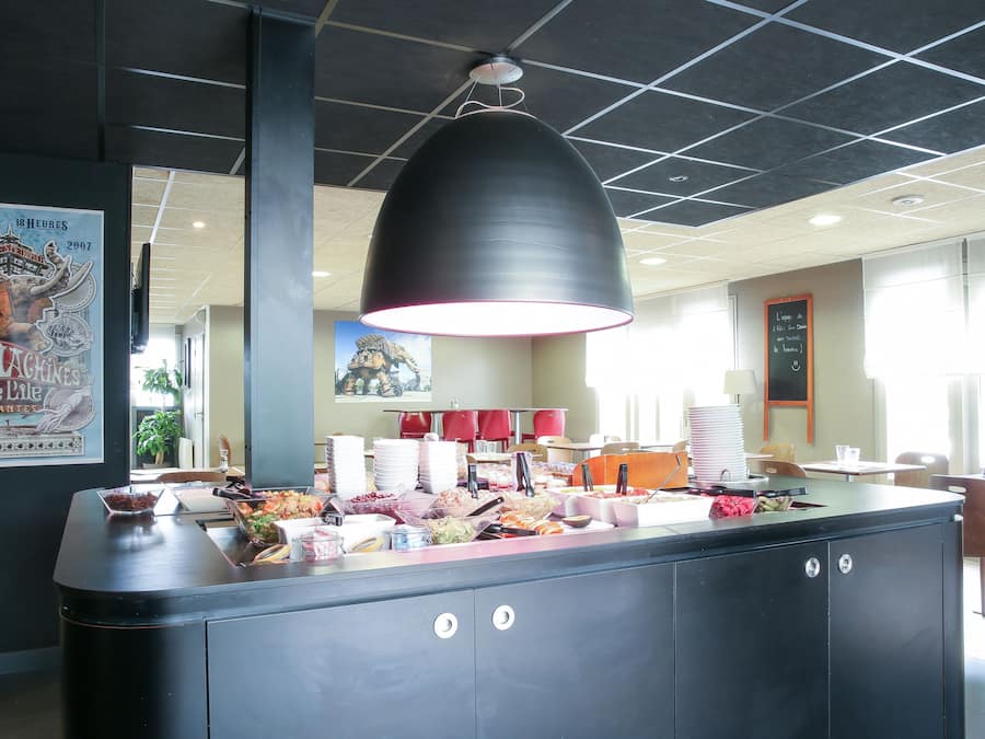 Se sirven desayunos, cenas y cocina francesa