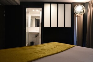 Cozy Room | Bathroom | Shower, hair dryer, towels