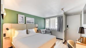 Standaard kamer, 1 queensize bed met slaapbank | Luxe beddengoed, een bureau, verduisterende gordijnen