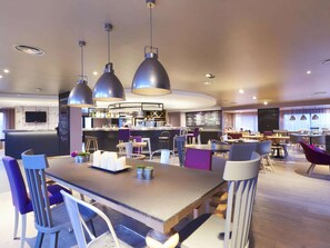 Breakfast, lunch, dinner served; Regional cuisine 