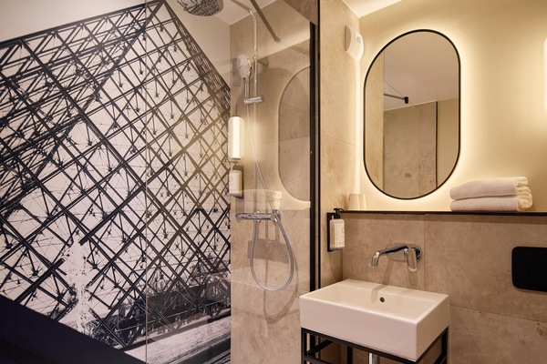Shower, rainfall showerhead, eco-friendly toiletries, hair dryer