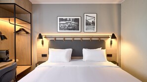 Superior Room, 1 King Bed | Premium bedding, desk, laptop workspace, blackout curtains