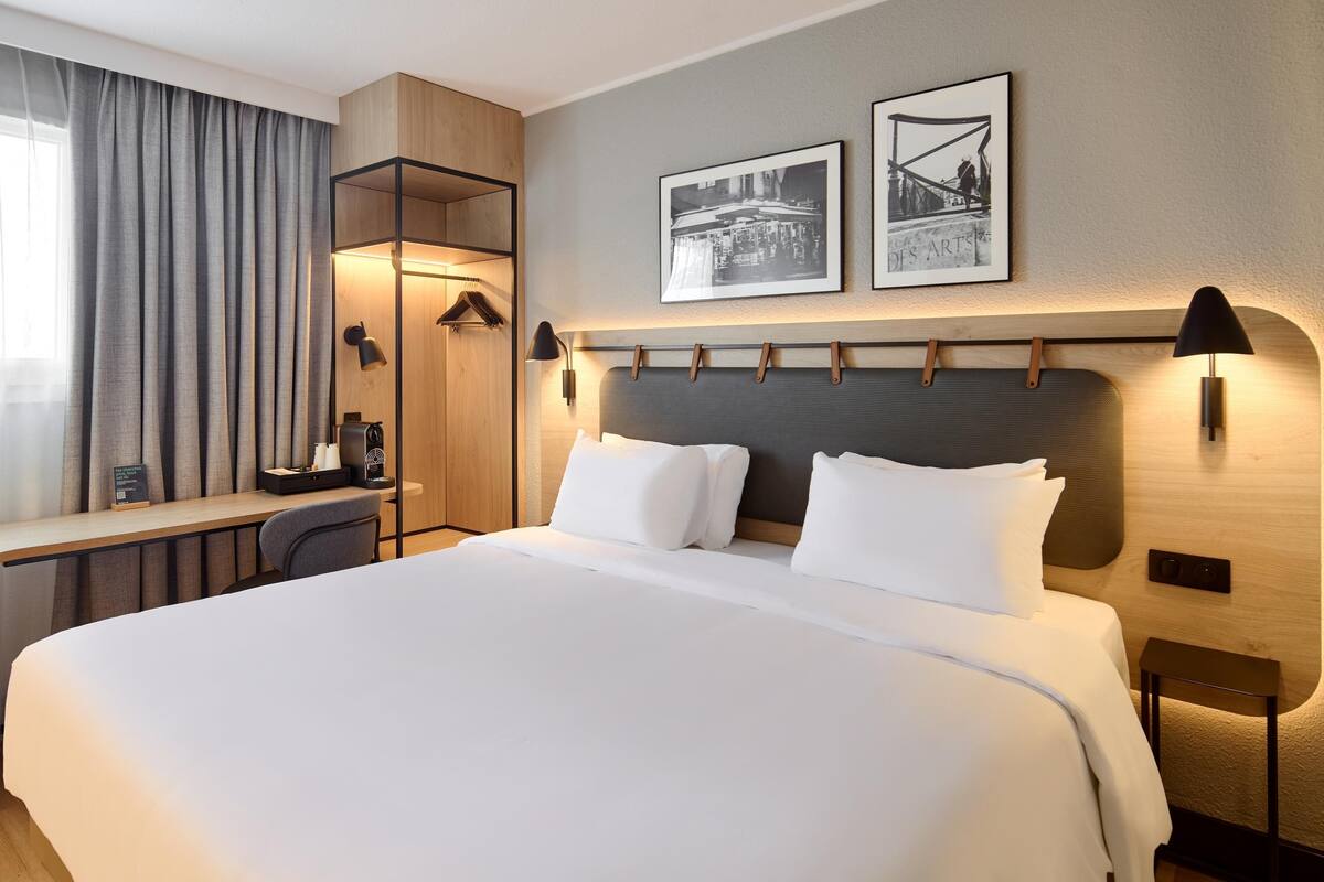 Superior Room, 1 King Bed | Premium bedding, desk, blackout curtains