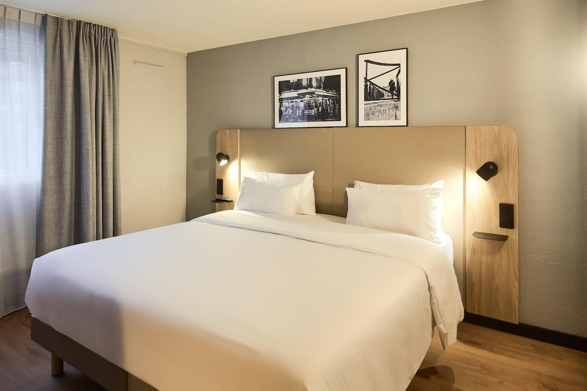 Superior Room, 1 King Bed | Premium bedding, desk, blackout curtains
