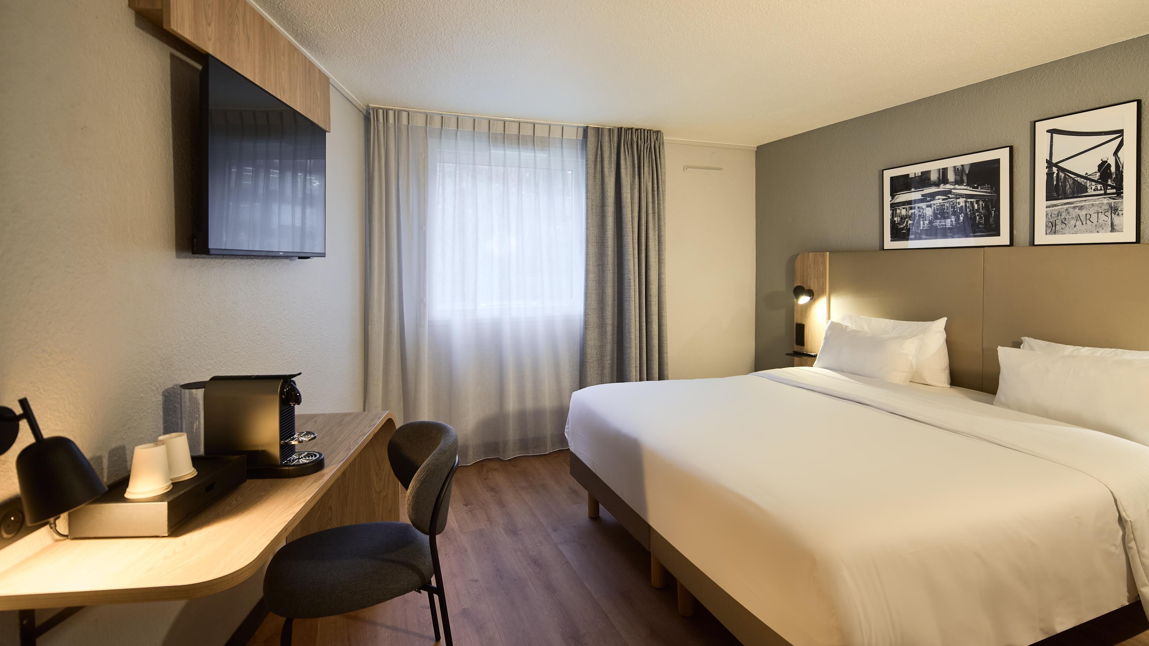 Rom – superior, 1 kingsize-seng | Sengetøy av topp kvalitet, skrivebord, blendingsgardiner og lydisolert