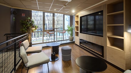 Saguão. Campanile PRIME - Arcueil