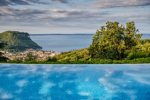 Madrigale Panoramic Lifestyle & Soulful Hotel - Torri del Benaco