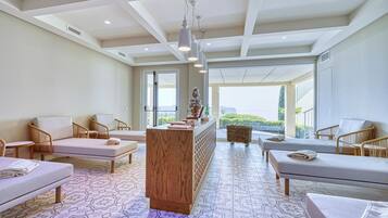 Sauna, bañera de hidromasaje, tratamientos corporales