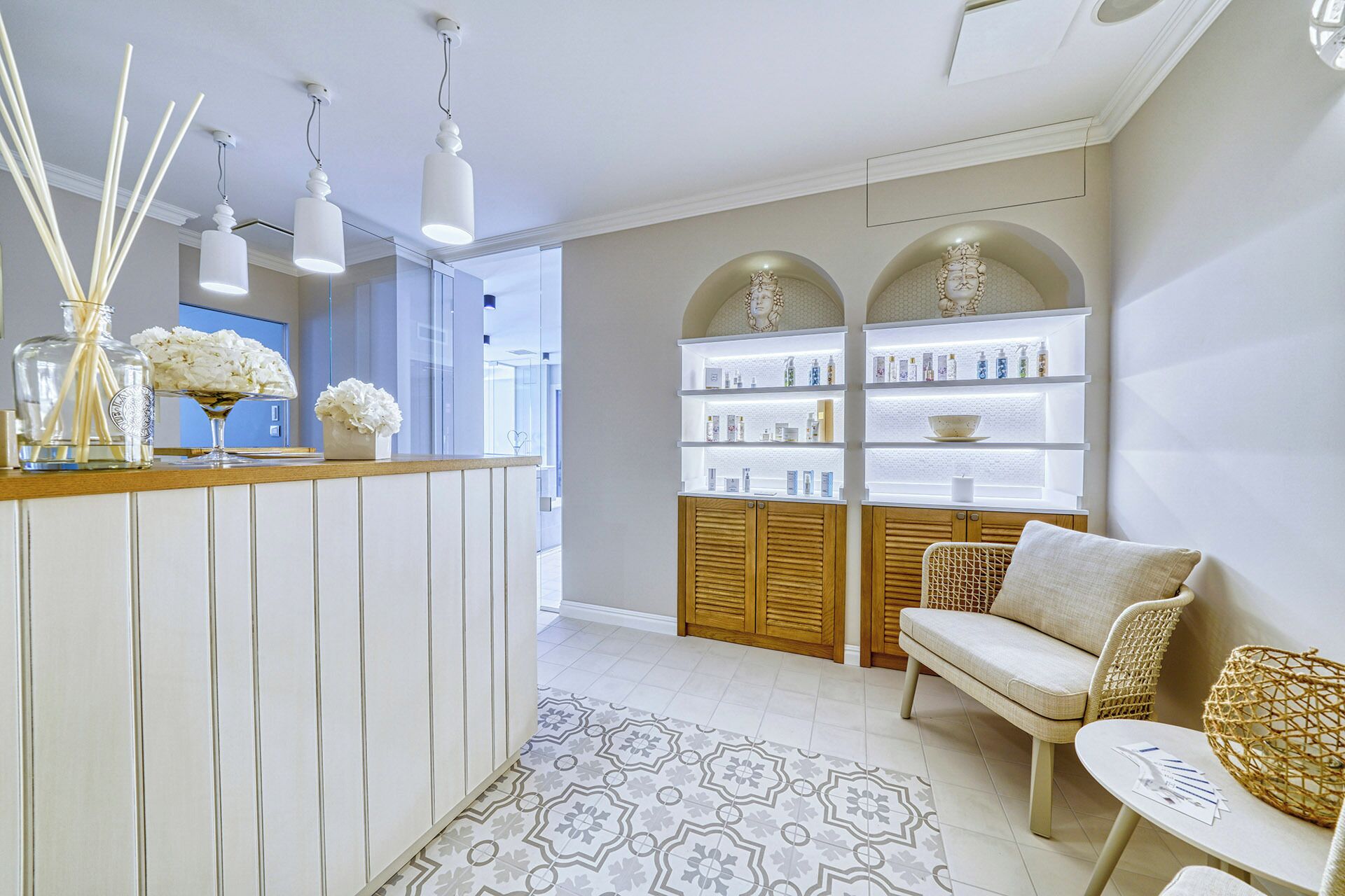 sauna, body treatments, hot stone massages, sports massages, body wraps