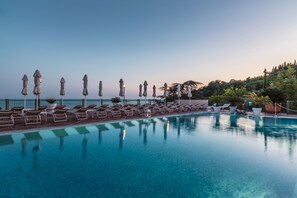 2 outdoor pools, pool umbrellas, sun loungers