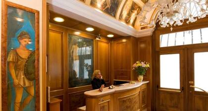 Hotel Joli