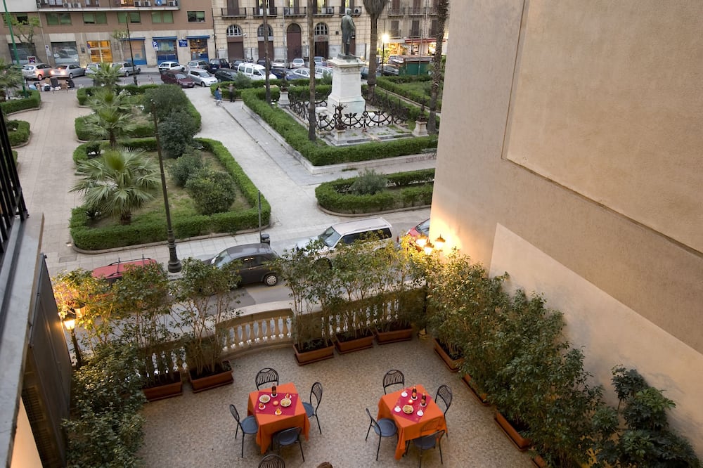 Hotel Joli