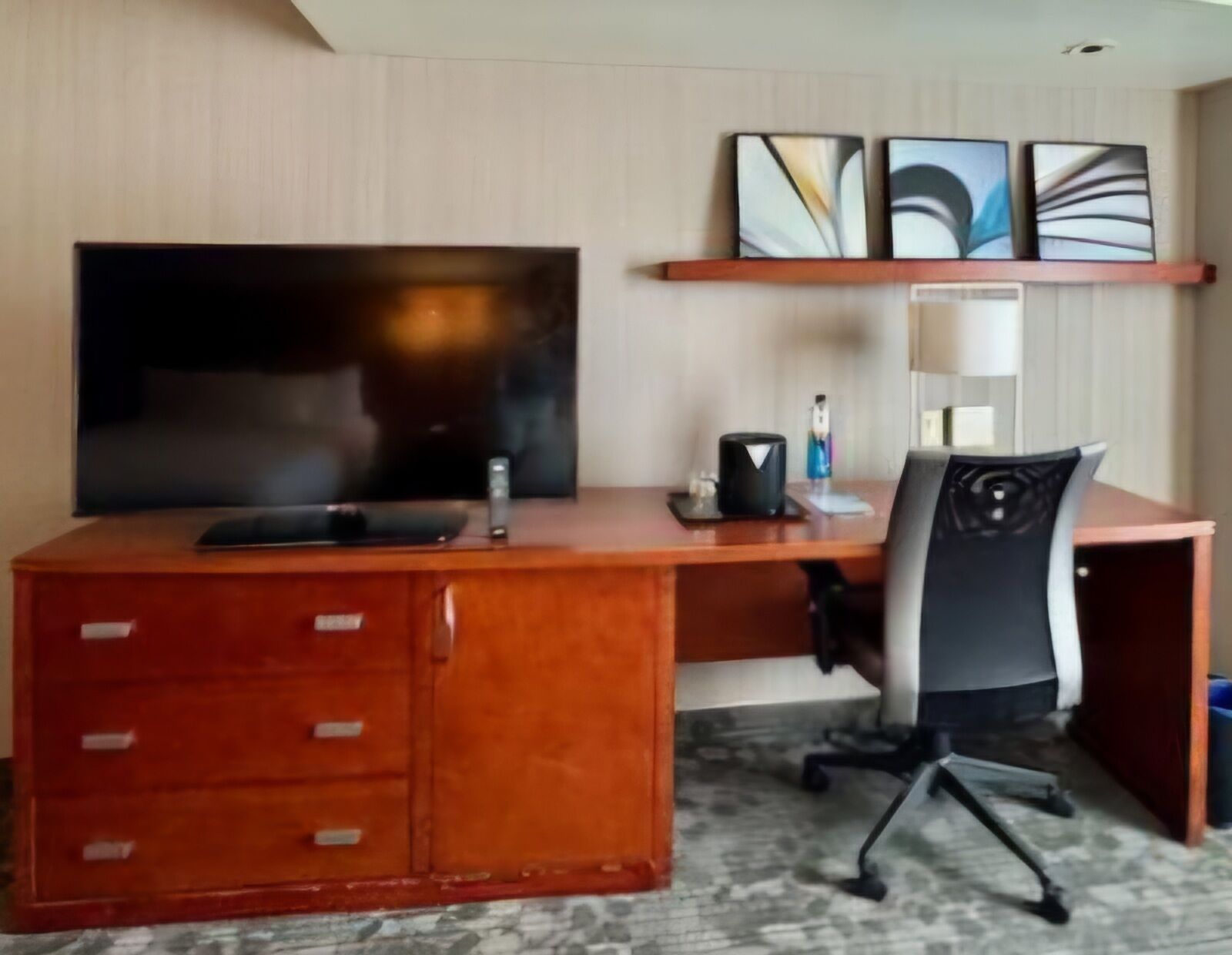 1 bedroom, hypo-allergenic bedding, down duvets, pillow-top beds