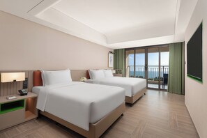 Down duvets, minibar, in-room safe, desk - Holiday Inn Resort Sanya Bay by IHG (Sanya)