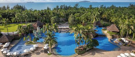 Outdoor pool, sun loungers