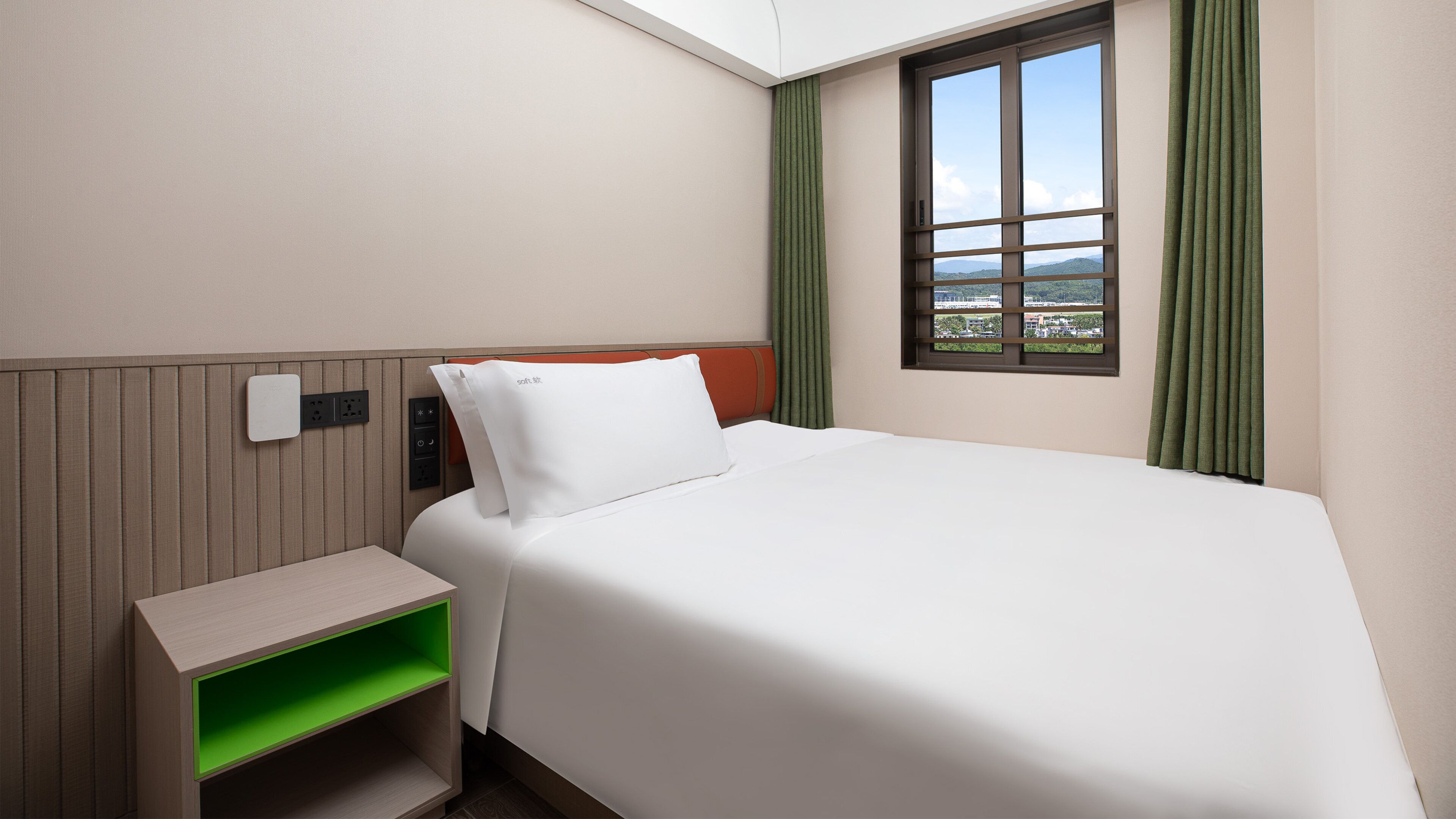 Down comforters, minibar, in-room safe, desk