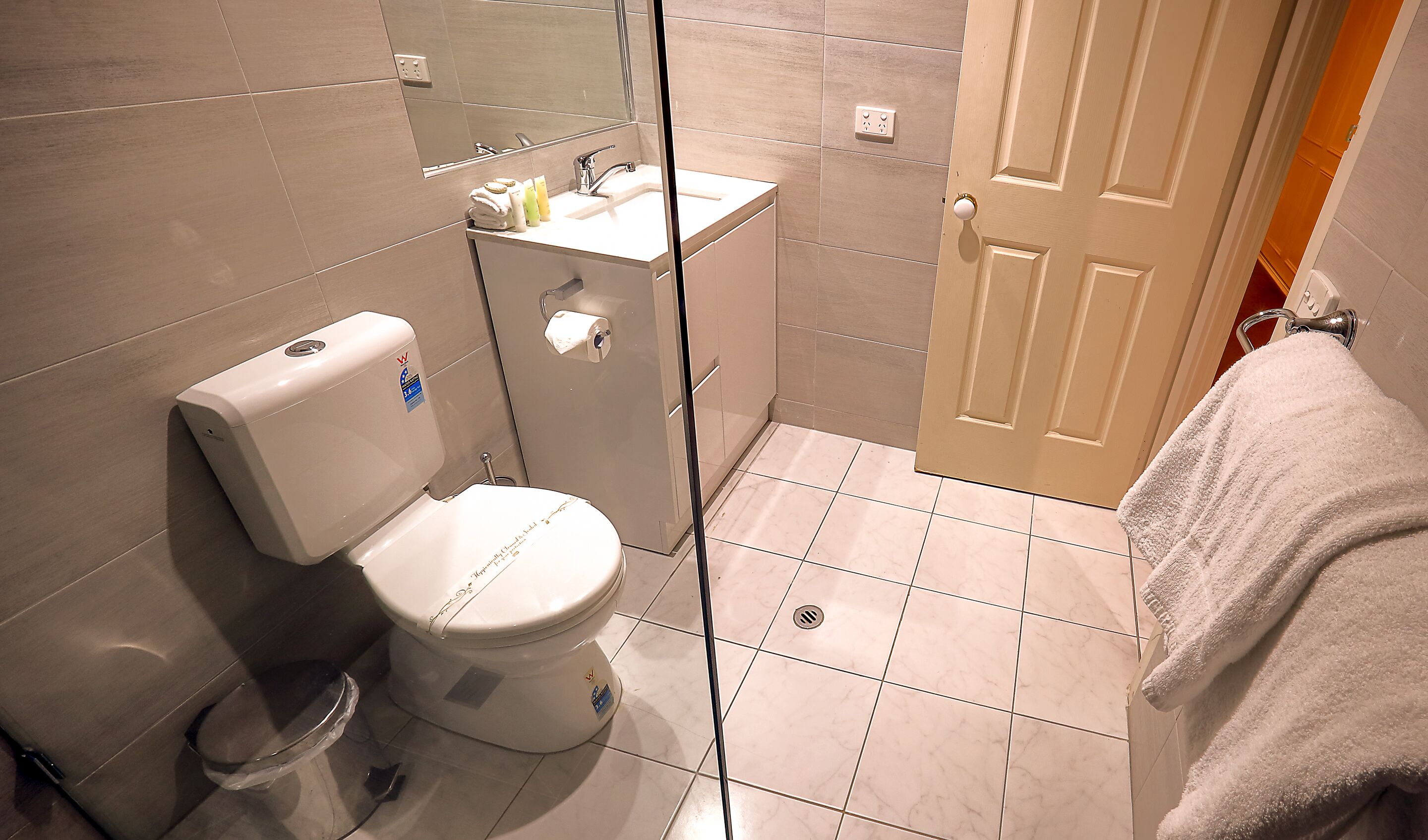 two bedroom basement apartment. | bathroom | combined shower/bathtub, free toiletries, hair dryer, towels