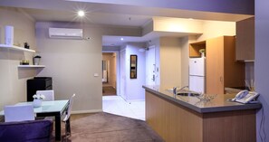 Private kitchen - Flinders Landing Apartments (Melbourne)