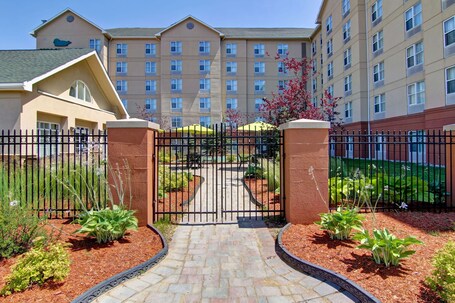 Homewood Suites by Hilton Toronto Mississauga - Image 18