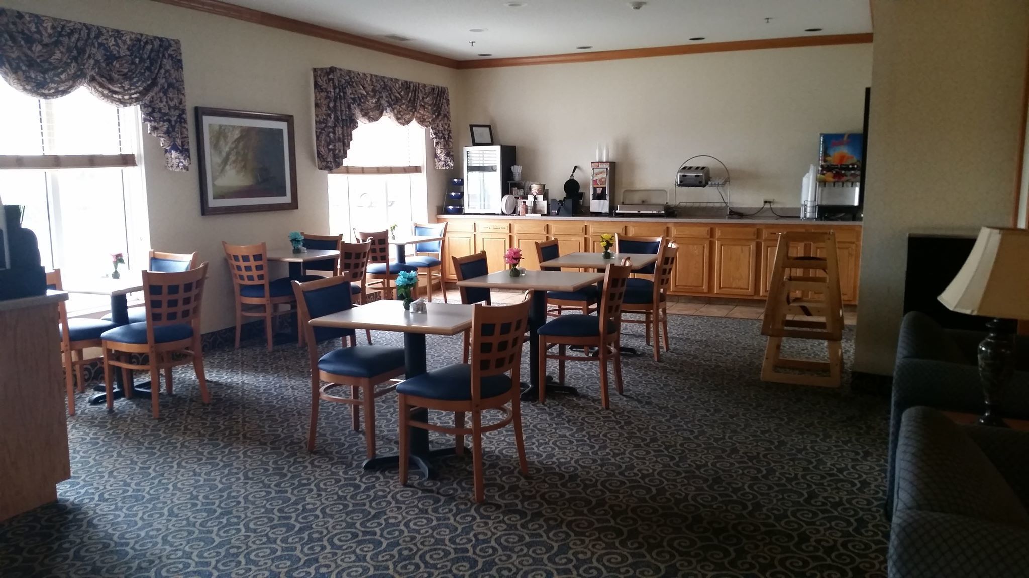 Free daily continental breakfast