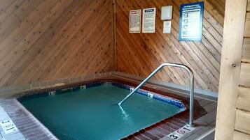 Indoor spa tub