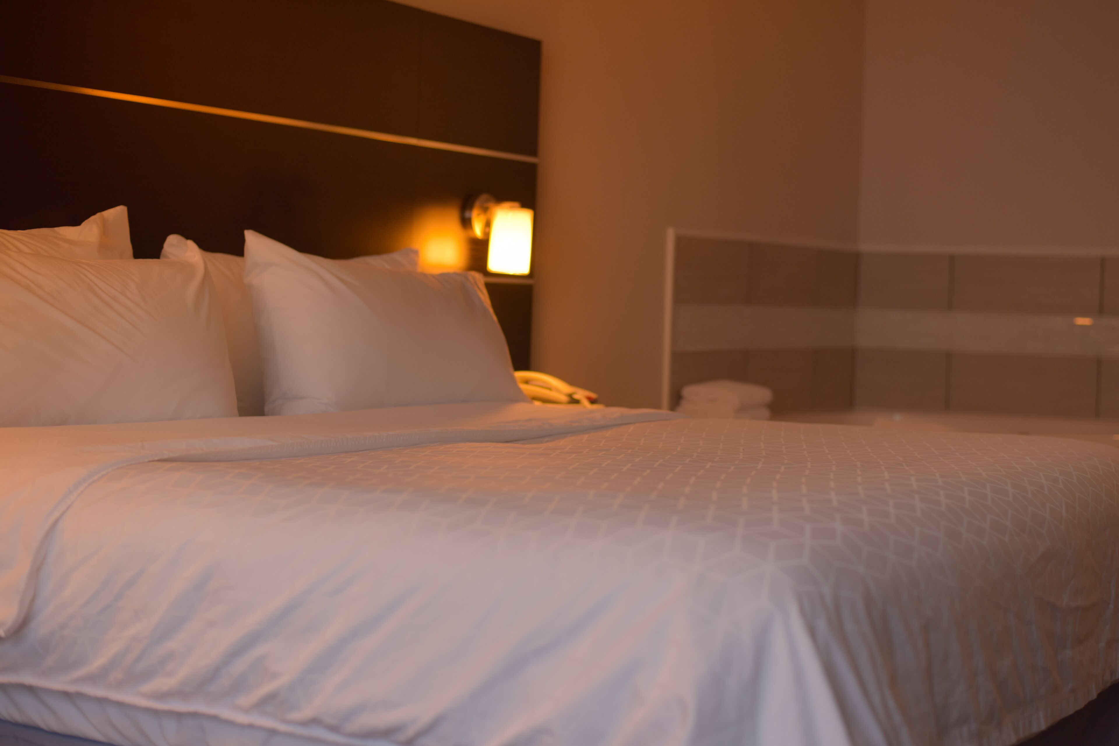 suite, 1 king bed | room amenity