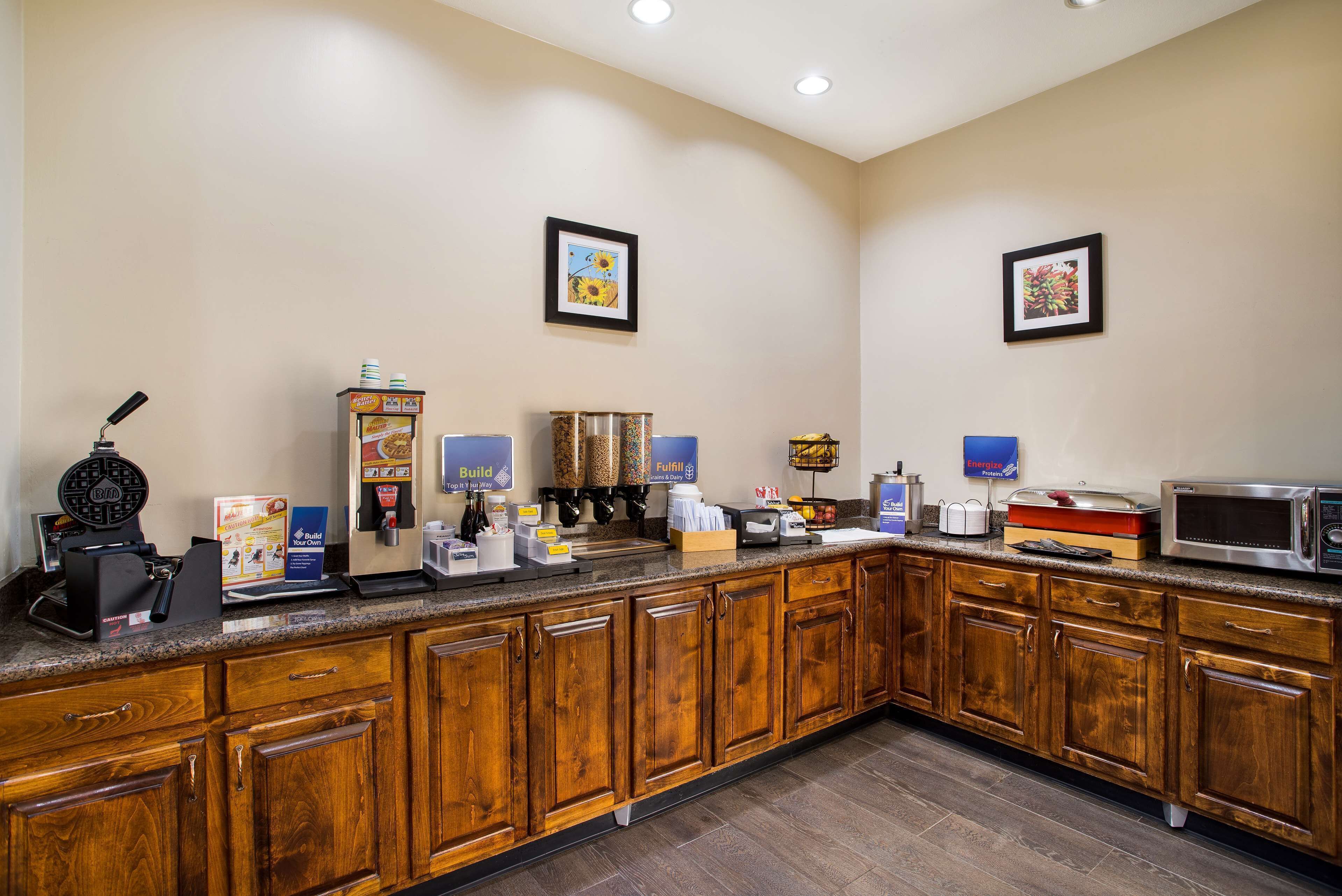 free daily on-the-go breakfast