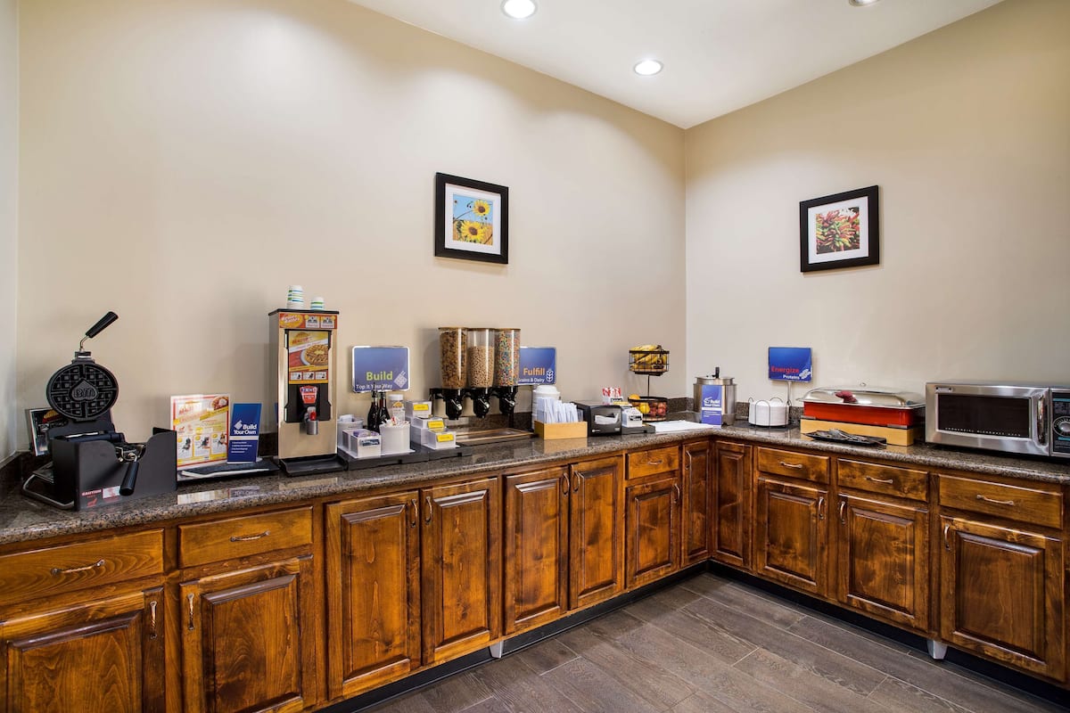 free daily on-the-go breakfast