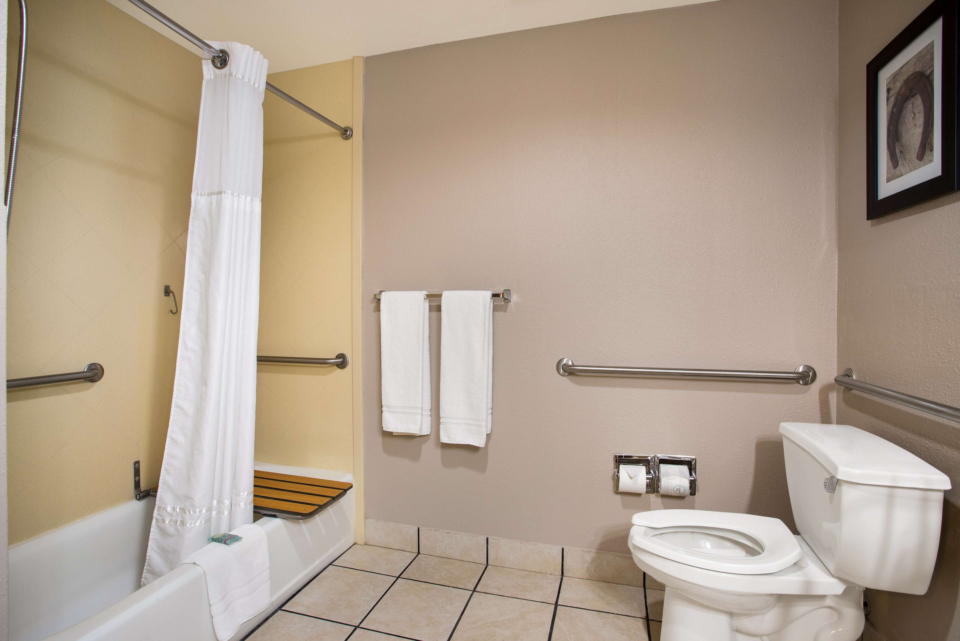 rainfall showerhead, free toiletries, hair dryer, towels