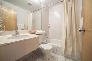 Double Room, 2 Double Beds, Non Smoking, Private Bathroom | Bathroom | Combined shower/tub, free toiletries, hair dryer, towels - Windsor Hotel (New York)