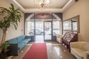 Interior entrance - Windsor Hotel (New York)