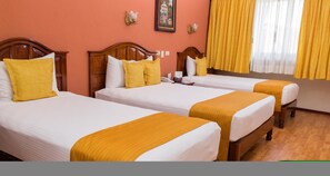 Standard Room, Multiple Beds, Non Smoking | In-room safe, iron/ironing board, free WiFi, bed sheets - Best Western Hotel Madan (Villahermosa)