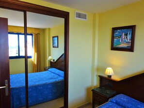 1 bedroom, desk, blackout curtains, free WiFi